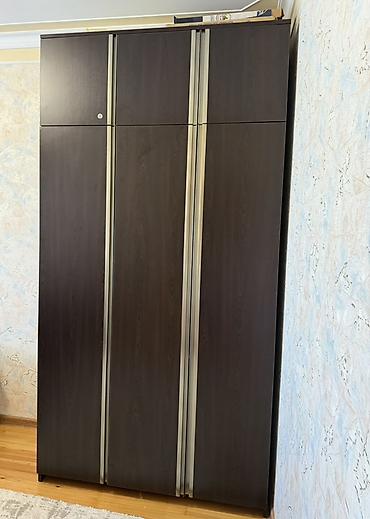 islenmis qapi satiram: İşlənmiş, 3 qapılı, Təkərli, Qəhvəyi, Taxta, Açılan, Düz dolab — 7