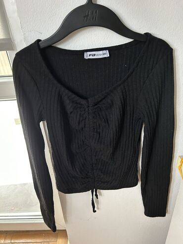 philipp plein majica cena: Njujorker crna majica, XXS velicina, nošena par puta, očuvana
