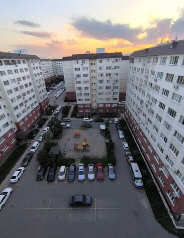 я ищу 2 комнатную квартиру в бишкеке на 30 000 сом: 2 комнаты, 67 м², Элитка, 9 этаж, Дизайнерский ремонт