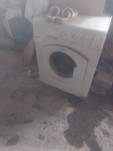 Şəxsi qulluq: Paltaryuyan maşın Hotpoint Ariston, 6 kq, İşlənmiş, Avtomat, Qurutma var, Kredit yoxdur, Ünvandan götürmə