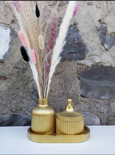 Vazalar: Bir vaza — 8