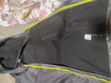 Kurtkalar: Uşaq üçün kapüşonlu yüngül gödəkçə firuze rəngdə.boz isə içi isti — 2