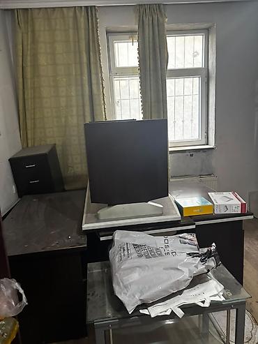угловой офисный стол: Ofis mebel dəsti Tərkib: - Menecer stolu: L formalı, iş səthində — 9