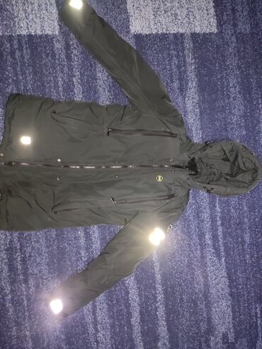зимние мужские куртки с капюшоном: Куртка S (EU 36)