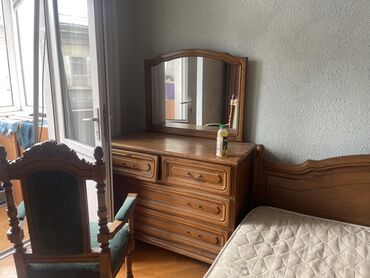 Комоды: 2 односпальные кровати, Комод, Б/у