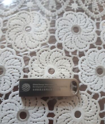 usb флешка в виде кредитной карты: Flash kart 32 GB, USB 3.0, İşlənmiş