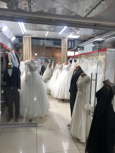 свадебное платье трансформер 2 в 1: В торговом центре, 25 м²