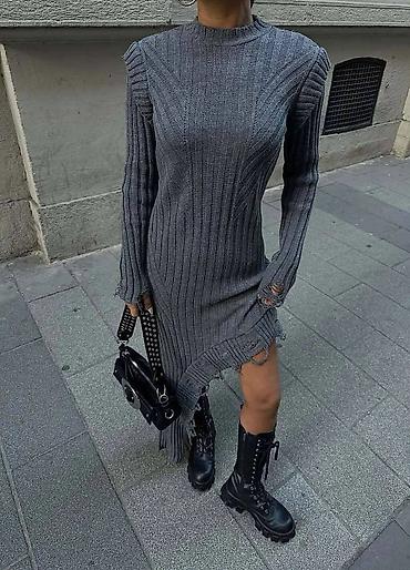 Haljine: Asimetrična rebrasta pletena haljina - Model: uska silueta, dugi — 5