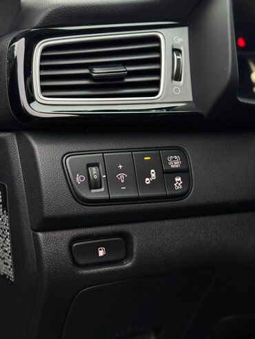 Kia: Kia Niro: 2017 г., 1.6 л, Гибрид — 7