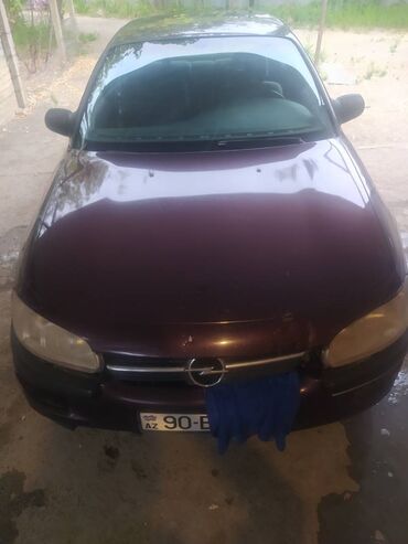 en ucuz traktor: Opel Omega: 2 l | 1995 il 299999 km Sedan