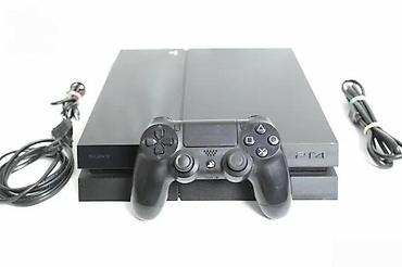 second hand electronics: U ponudi Sony Playstation 4 sa naslova. Konzola je novija fat — 5