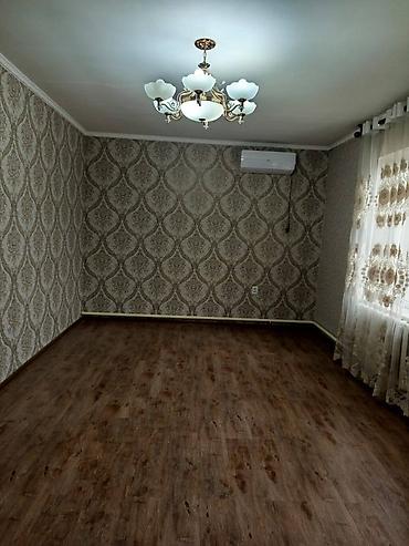 Продажа коттеджей и домов: 🏡 Продается одноэтажный дом 📍 Локация - ж/м Ак-Бата (к главной дороге — 2