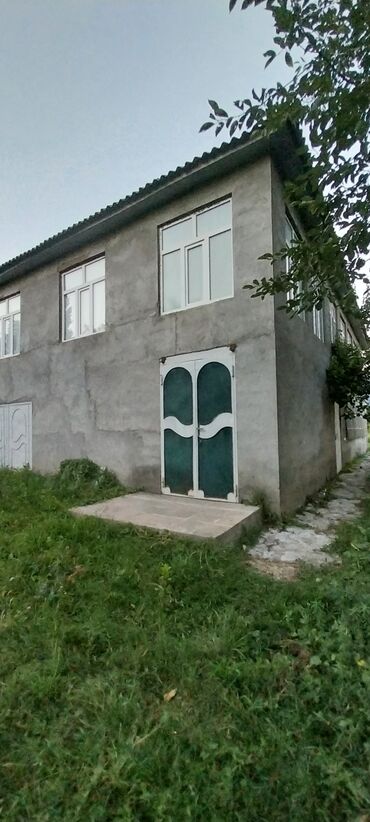 ismayıllıda satılan 1 otaqlı evlər: 3 otaqlı, 130 kv. m, Yeni təmirli