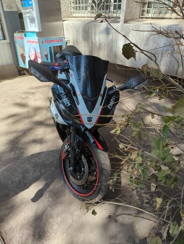 мотоциклы электрический: Спортбайк Yamaha, 300 куб. см, Электро, Чоңдор үчүн, Колдонулган