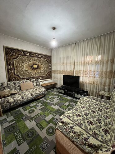кызыл аскерская: 65 м², 3 комнаты, Старый ремонт Без мебели