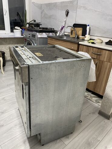 Mikserlər: Qabyuyan maşın Ariston, Tam qabaritli (60 sm.), Quraşdırılan