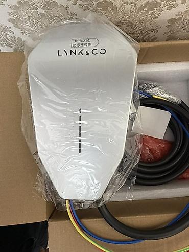 Настенная AC-зарядная станция для электромобилей Lynk & Co