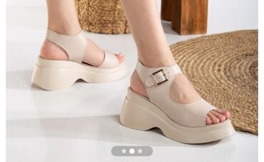 женские сандали adidas adilette: Ölçü: 39, rəng - Bej, Yeni