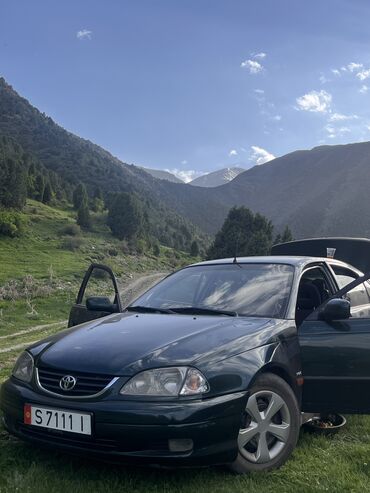 машина мерс с: Toyota Avensis: 2002 г., 1.8 л, Механика, Бензин, Седан