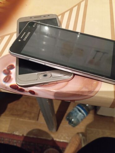 телефон 2500 сом: Samsung Galaxy J2 2016, Б/у, цвет - Бежевый
