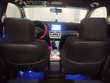 Toyota: Toyota Corolla hatchback (E12) – dizel, turbo yazılı stikerlərlə — 12