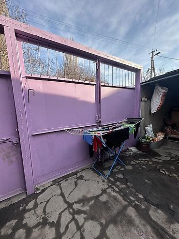 Продажа коттеджей и домов: Продается дом с участком в районе ГЭС‑2. Параметры: - Площадь дома — 19