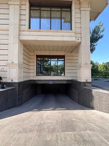 Коммерциялык мүлк: Коммерческое помещение 1700 м² в «золотом квадрате» Бишкека Локация — 3