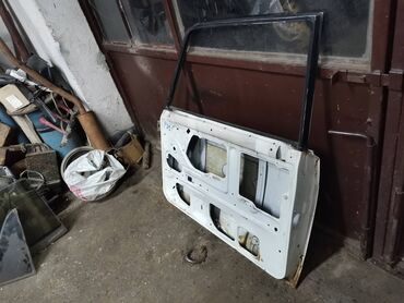 Auto delovi: Vrata prednja desna lada 2107 riva, lada karavan,2105. Vrata su — 9