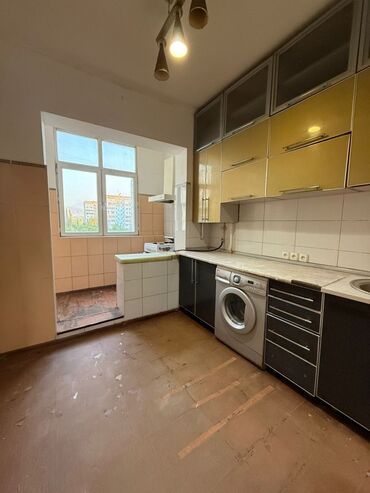снять квартиру без риэлтора: 3 комнаты, 61 м², 5 этаж, Старый ремонт
