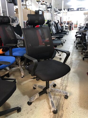 Ofis və oyun kresloları: Yeni, Təkərli, Qolları tənzimlənir, Parça — 15