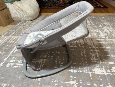 Детские шезлонги: Продаю детский шезлонг-качалку в сером и графитовом цвете. Оснащен at lalafo.kg — 10 Детские шезлонги: Продаю детский шезлонг-качалку в сером и графитовом цвете. Оснащен — 10