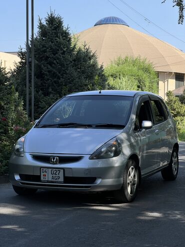 самая дорогая машина в кыргызстане 2023: Honda Fit: 2004 г., 1.3 л, Вариатор, Бензин, Хетчбек