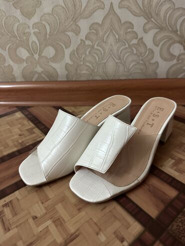 белая обувь: Туфли 36, цвет - Белый