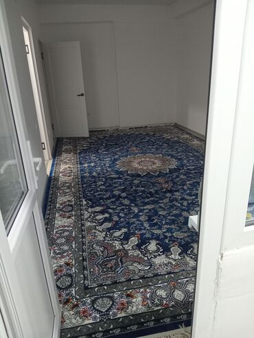 Долгосрочная аренда квартир: 3 комнаты, С мебелью частично — 8