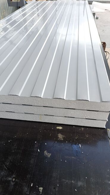 Фасадные сэндвич панели: Сэндвич‑панели с утеплителем (пенополистирол) Описание: - Трёхслойные — 23