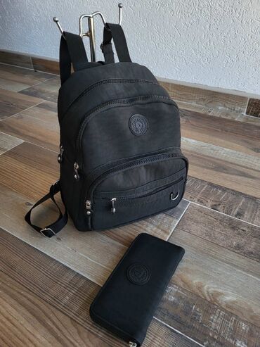 Torbe: Cena torbi 2600
cena novcanika 2200
cena kaisa 2200
Porez — 17