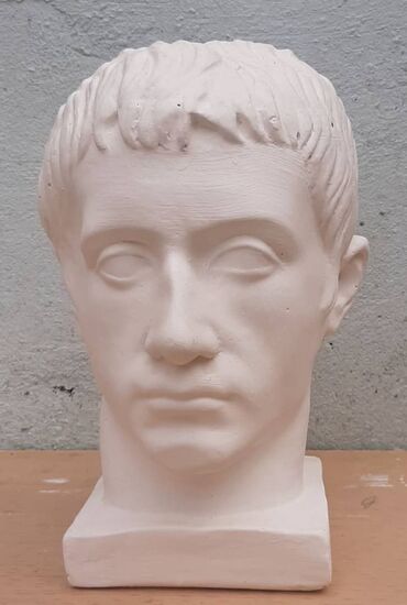 Heykəlciklər: Oktavian Agust portret gips 30x25x20 sm Гай Ю́лий Це́зарь Октавиа́н