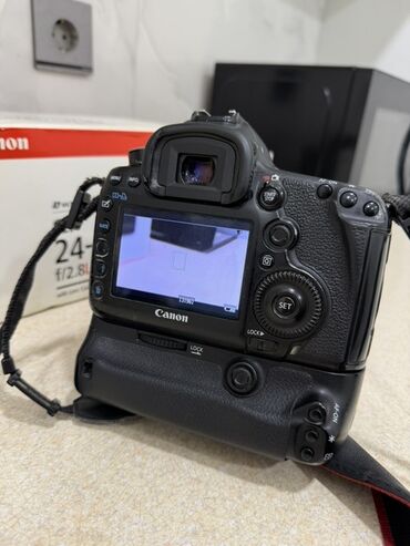 Fotokameralar: Canon DSLR fotoqrafiya dəsti Tərkib: - Canon peşəkar DSLR fotoaparat — 4