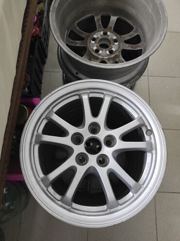 колесо на камри: Куйма Дисктер R 15 Toyota, Комплект, тешиктери - 5