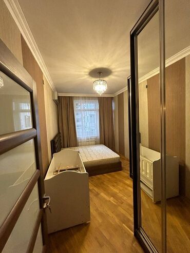 Uzunmüddətli kirayə mənzillər: Mənzil kirayə verilir. Nizami metrosuna piyada 10 deq, Zabitlər — 7