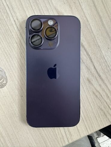 купить айфон 14 бу: IPhone 14 Pro, Б/у, 256 ГБ, Deep Purple, Защитное стекло, Чехол, 85 %