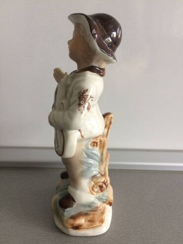 Figure: Decak sa gitarom iz 70tih Austrija
Visina oko 15cm — 6