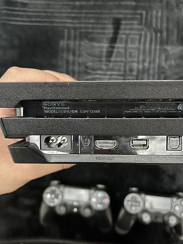 плейстешен 3: PlayStation 4 Pro (черная) с двумя беспроводными геймпадами DualShock — 6