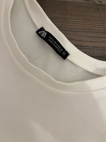 Futbolka və maykalar: Zara kofta 🤍 bir iki defe geyilib teze kimidir Qolları kantlı model S — 8