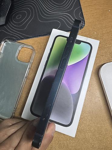 Apple iPhone: IPhone 14, Б/у, 256 ГБ, Черный, Зарядное устройство, Чехол, Кабель, 79 % — 12