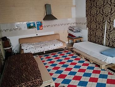 Комнаты: Сдается комната со всеми удобствами в одной комнате по 4коек с — 2