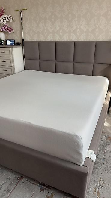 Спальные матрасы: Матрас KING размера 76" x 80" (около 193 x 203 см) из высокоэластичной — 2