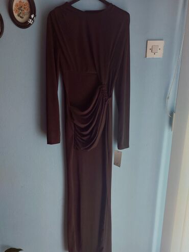 Ostala ženska odeća: Lot ženske odeće – 4 komada 1) Duga haljina, bež/nude ton - Dugi — 39