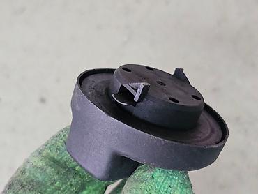 Другие детали кузова: Крышка маслозаливной горловины VAG. Оригинал б/у, из Германии — 8