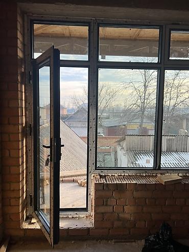 кровля крыша: Панорамные пластиковые окна с дверным блоком на террасу/балкон. - — 1